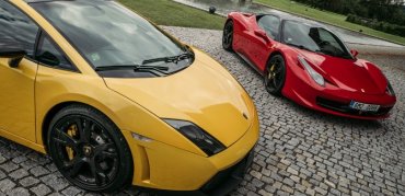Adrenalinová jízda ve Ferrari nebo Lamborghini + záznam z jízdy