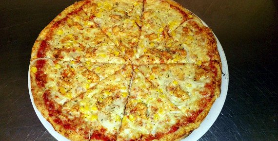 Velká a malá pizza dle vašeho výběru s rozvozem po Olomouci, Horce a Křelově