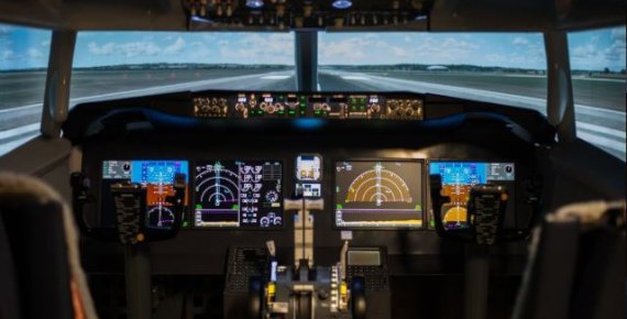 Zažijte let jako v opravdové pilotní kabině Boeingu 737MAX