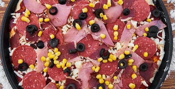 Velká a malá pizza dle vašeho výběru s rozvozem po Olomouci, Horce a Křelově