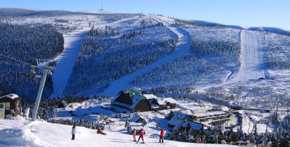 Celodenní skipas do ski areálu Červenohorské sedlo v Jeseníkách