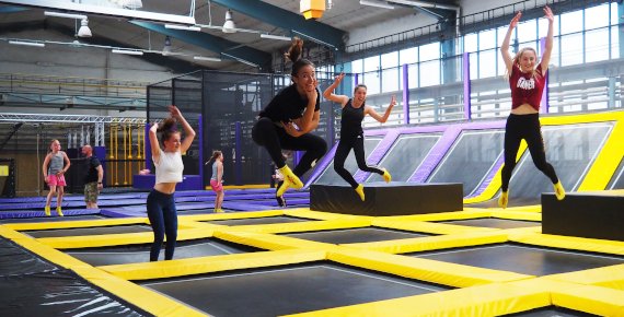 Zaskákejte si na trampolínách v JumpParku v Brně