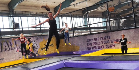 Zaskákejte si na trampolínách v JumpParku v Brně