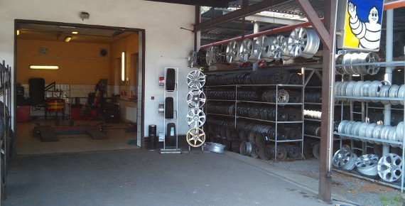 Přezutí pneumatik včetně vyvážení kol ve Staříči