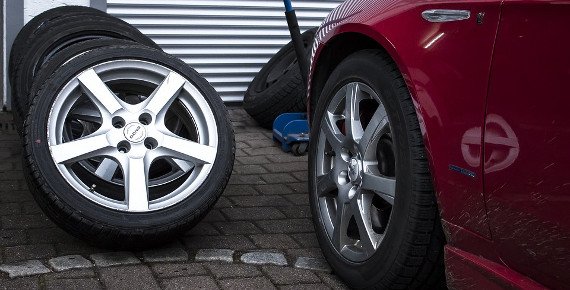 Přezutí pneumatik včetně vyvážení kol ve Staříči