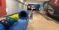 Hodina bowlingu ve sportovním centru ve Studénce