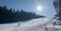 Lyžovačka ve Ski Aréně Karlov - celodenní skipas pro 1 osobu