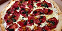 Velká a malá pizza dle vašeho výběru s rozvozem po Olomouci, Horce a Křelově